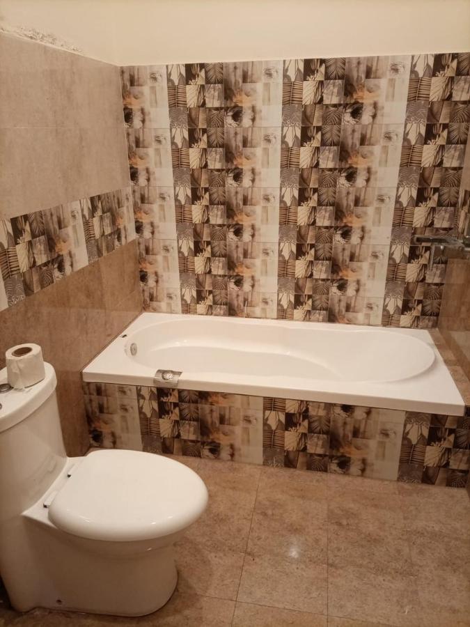 Shahi Palace Hotel Chichawatni Екстер'єр фото
